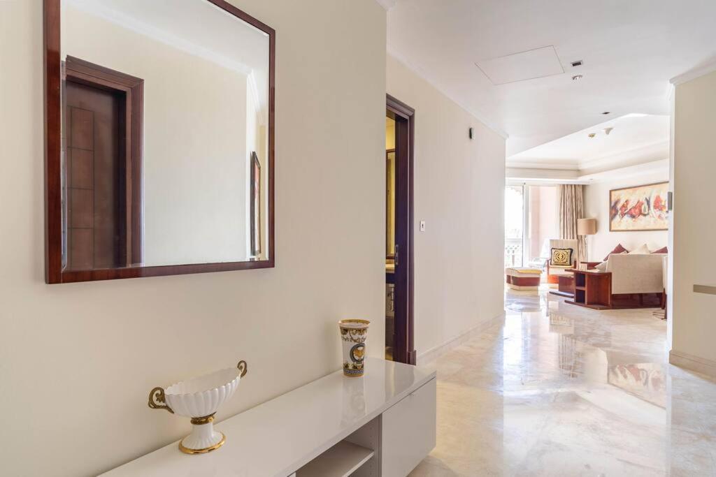 Luxury 1 Bedroom With A Private Beach Taj Granduer Residence At Palm Dubaï Extérieur photo