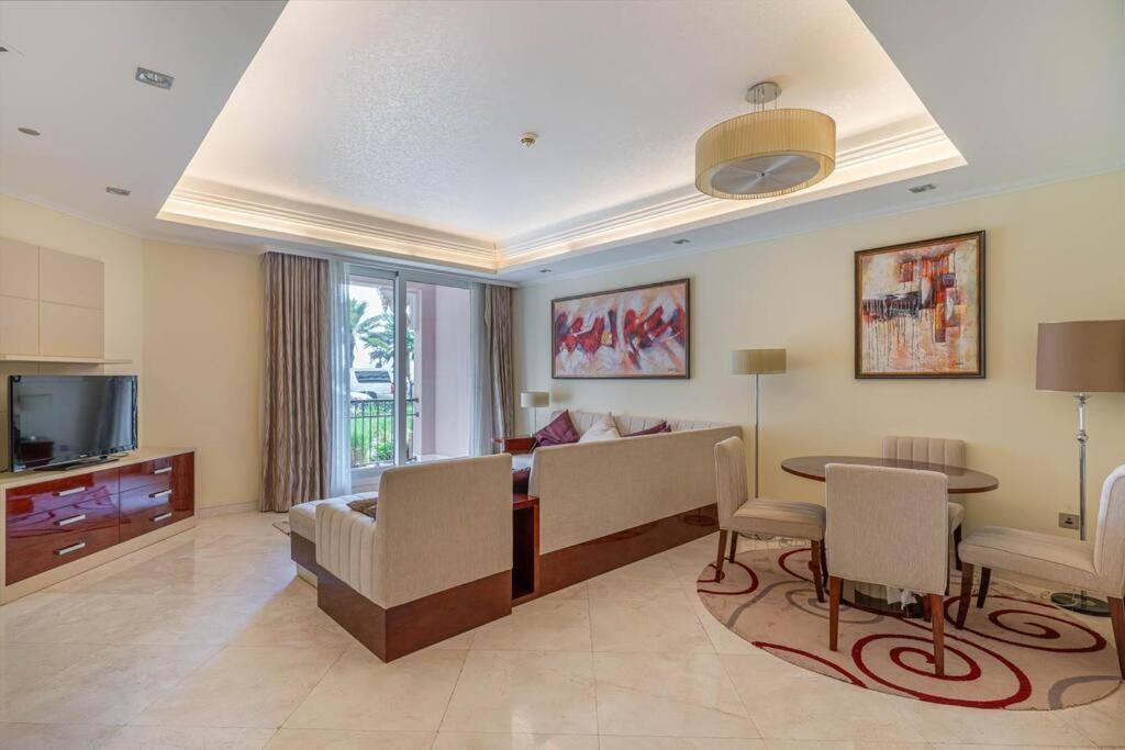 Luxury 1 Bedroom With A Private Beach Taj Granduer Residence At Palm Dubaï Extérieur photo