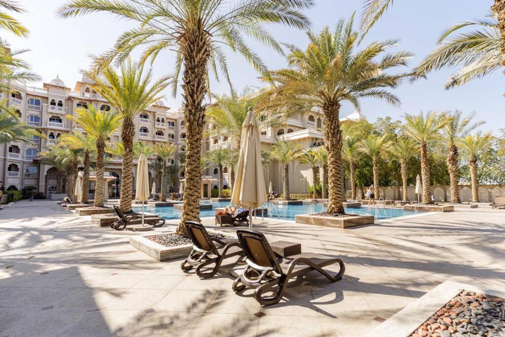 Luxury 1 Bedroom With A Private Beach Taj Granduer Residence At Palm Dubaï Extérieur photo